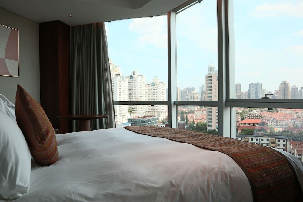 undefined Howard Johnson Huaihai Hotel Shanghai 10