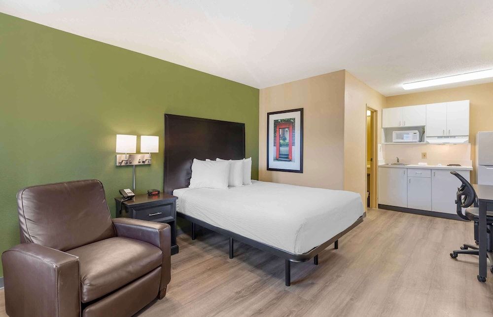 Extended Stay America Select Suites - St. Louis - Westport - E Lackland Rd Studio, 1 Queen Bed, Non Smoking