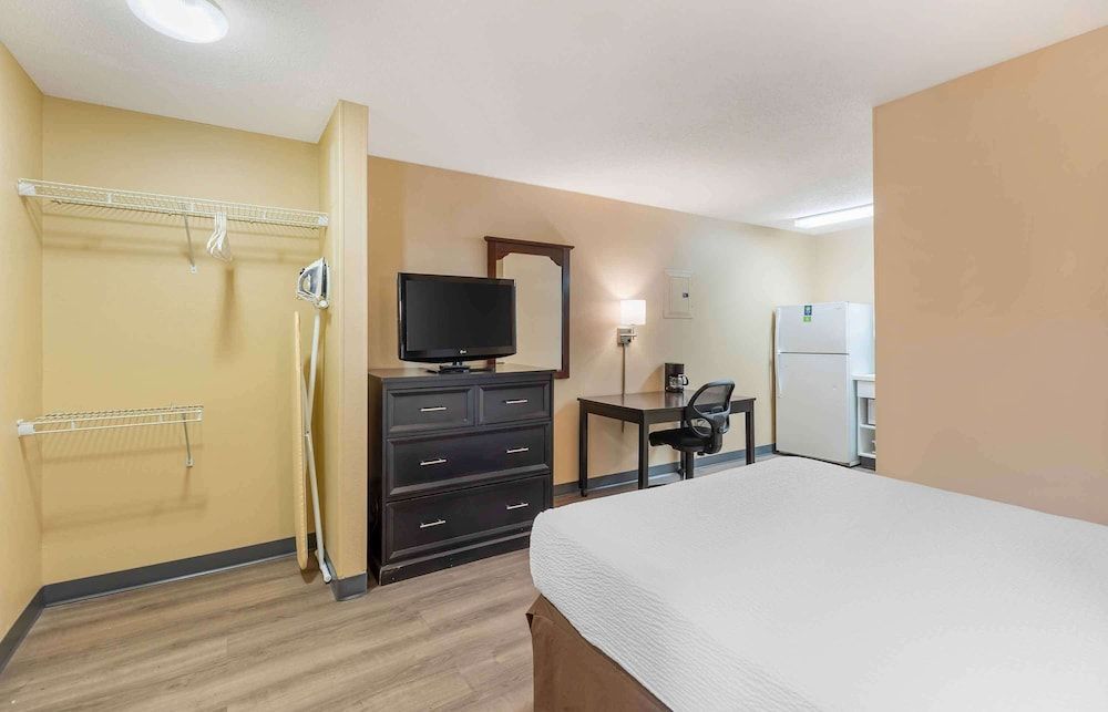 Extended Stay America Select Suites - St. Louis - Westport - E Lackland Rd Studio, 1 Queen Bed, Accessible, Non Smoking 4