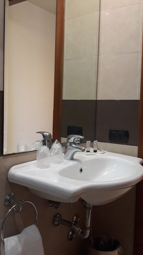 Crosti Hotel Classic Double or Twin Room 13