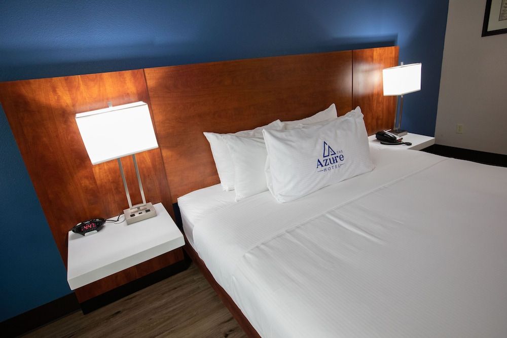 The Azure Hotel Room, 1 King Bed, Non Smoking 5