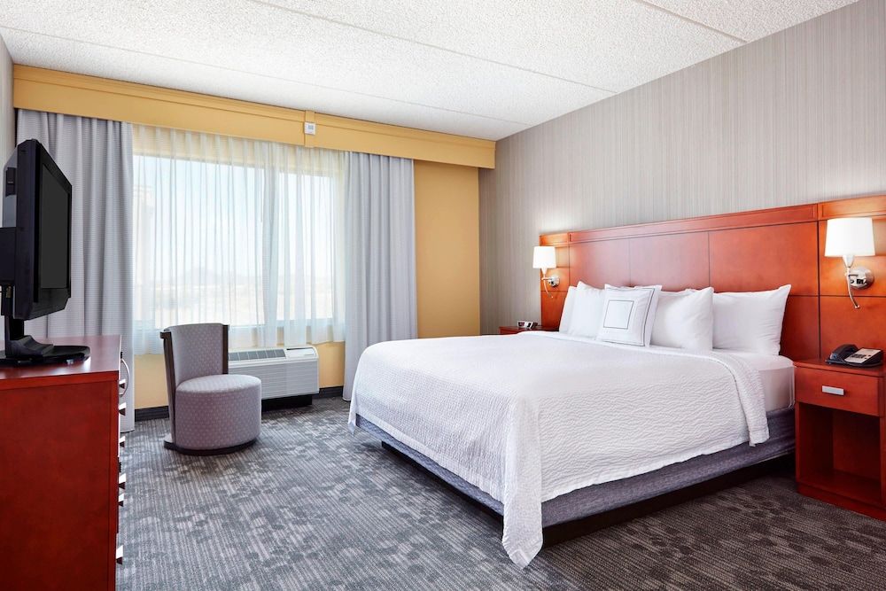 undefined Courtyard by Marriott Phoenix North/Happy Valley 8