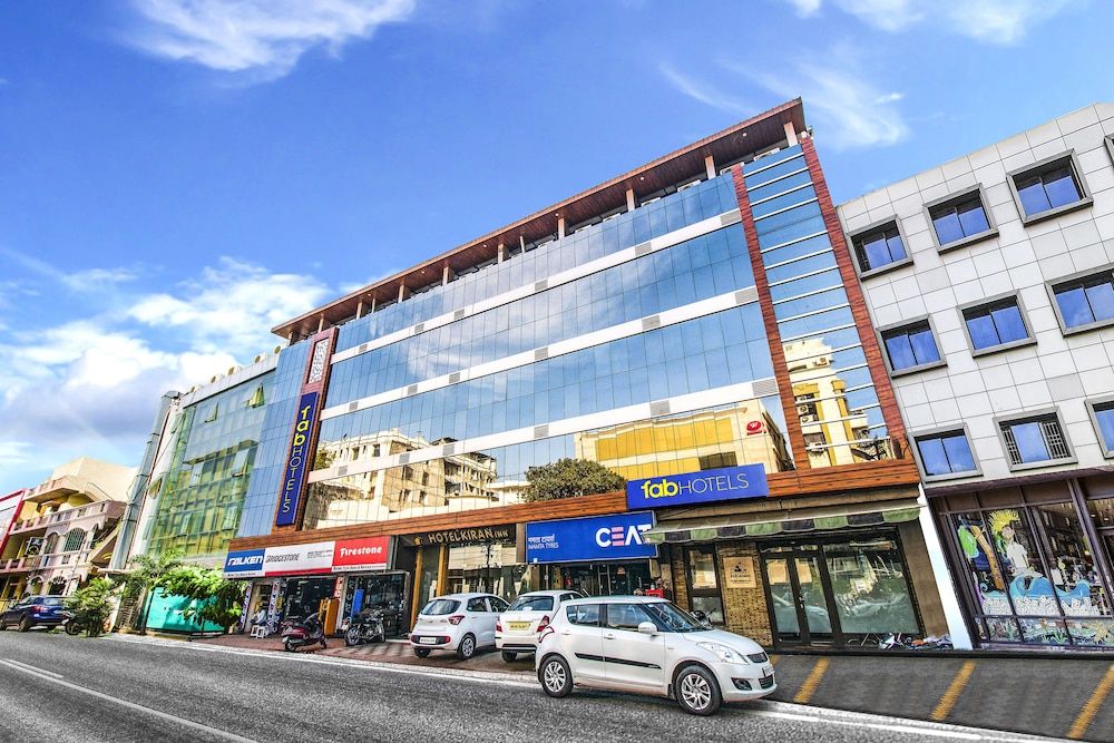 FabHotel Kiran Inn Tukoganj