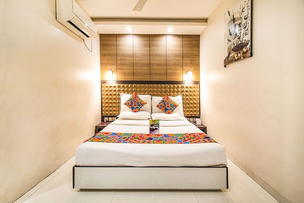 FabHotel Kiran Inn Tukoganj Deluxe Single Room 2