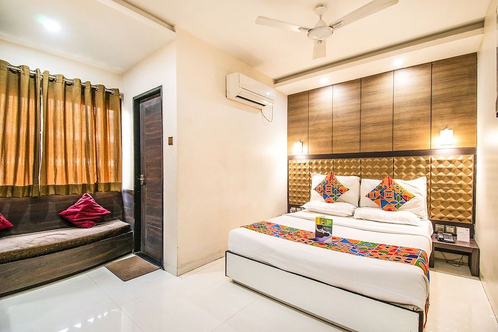 FabHotel Kiran Inn Tukoganj Deluxe Room 3