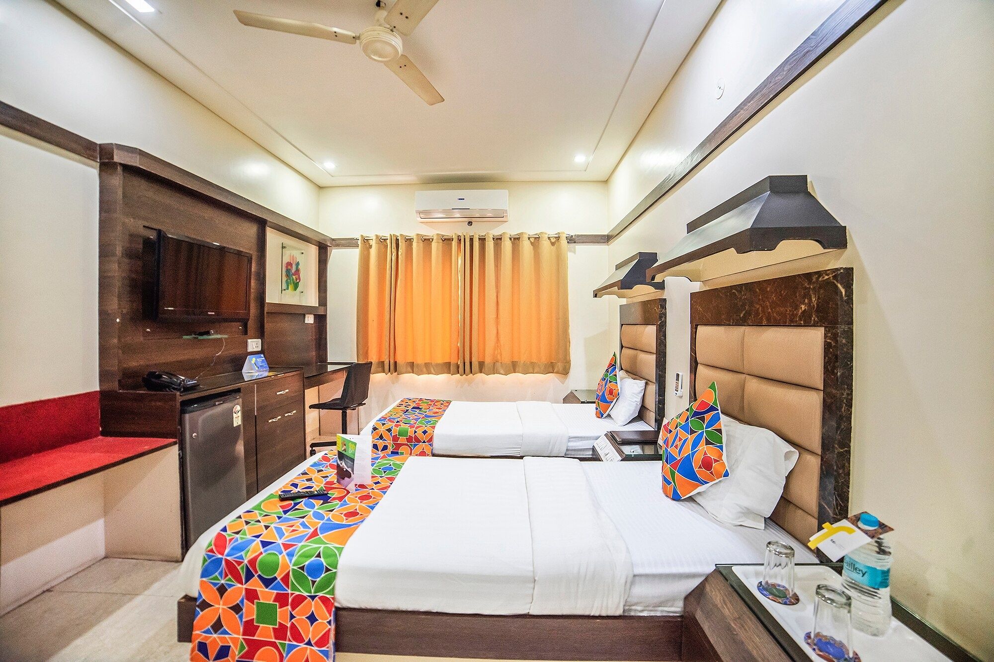FabHotel Santoor Deluxe Room 5