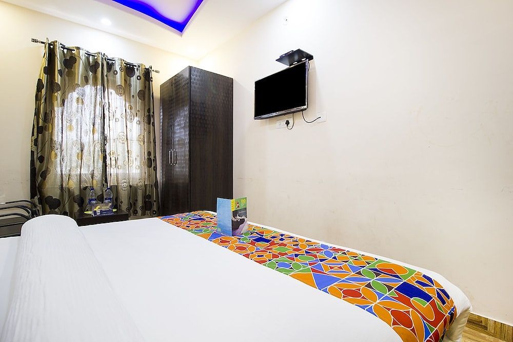 undefined FabHotel Deepak Residency 7