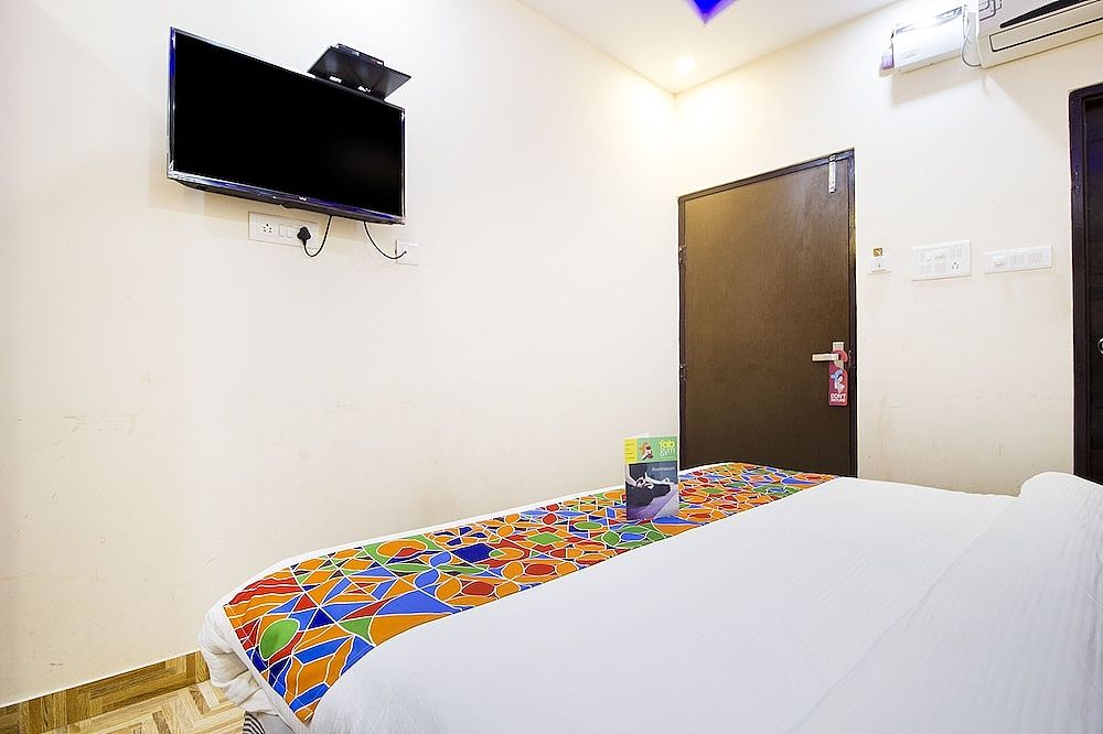 undefined FabHotel Deepak Residency 10
