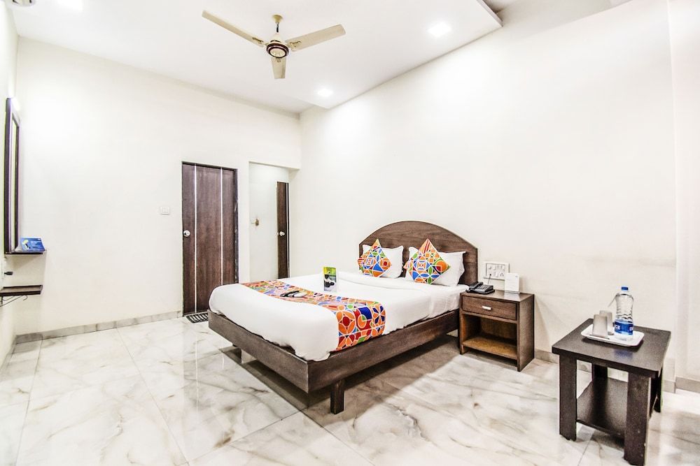 undefined FabHotel Sahara Inn 6