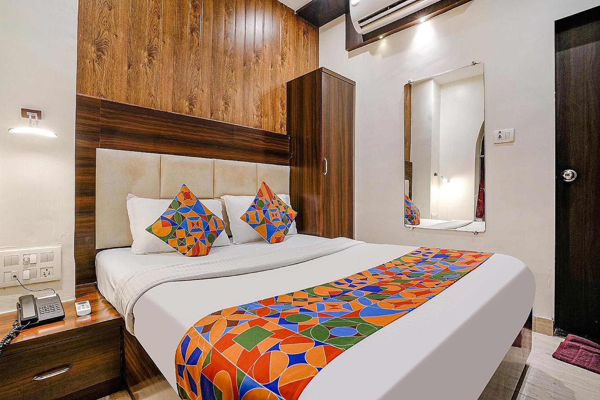 Via Abad Inn Deluxe Room 9