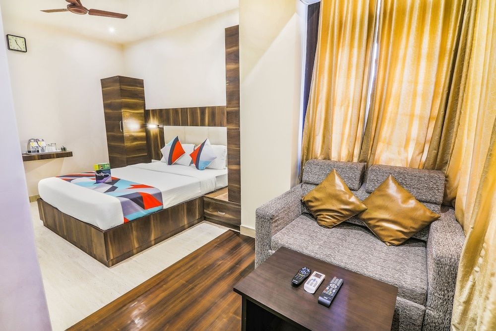 Via Abad Inn Deluxe Room 6