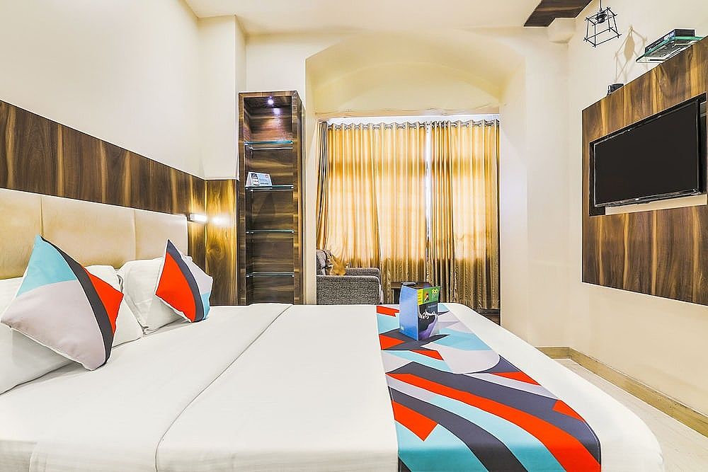 Via Abad Inn Deluxe Room 3