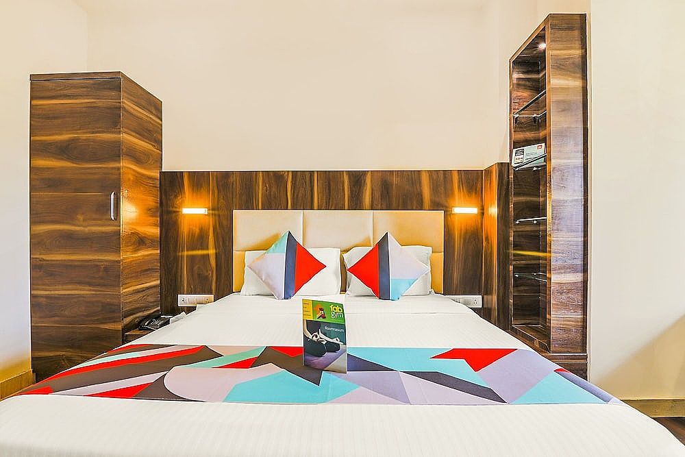 Via Abad Inn Deluxe Room 7