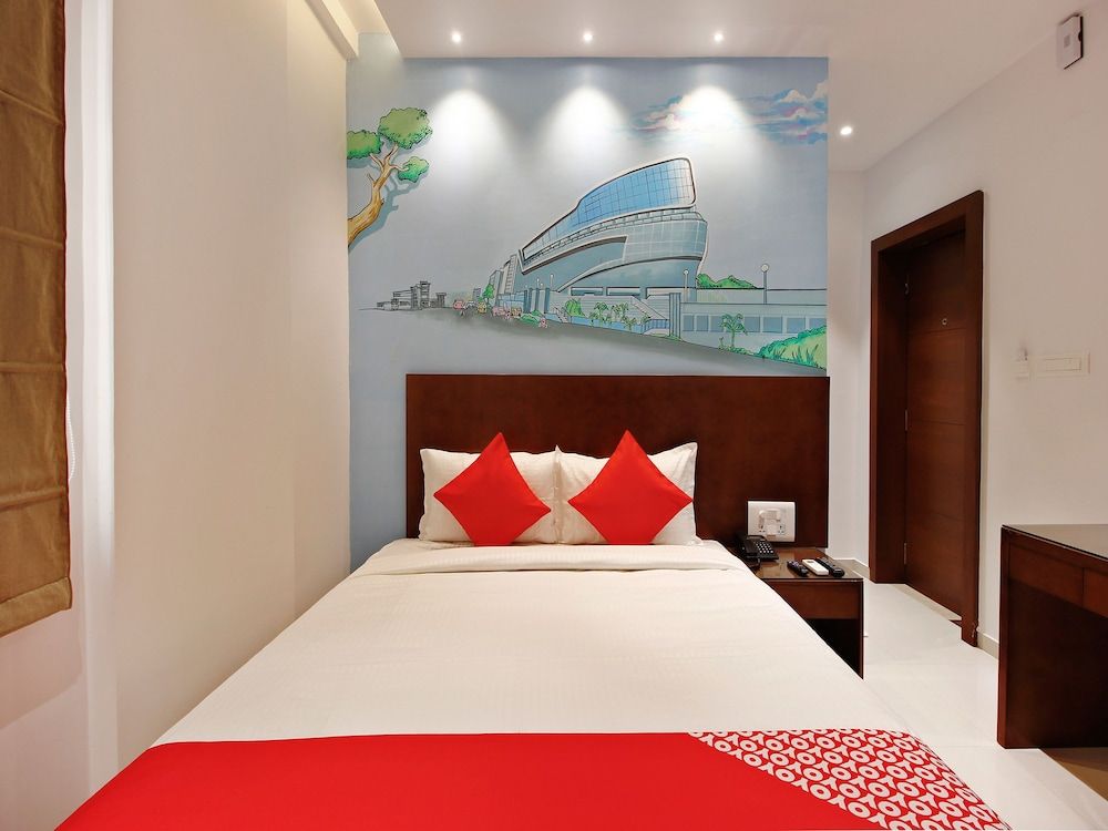 OYO 24583 Sesha Grand Standard Room 21