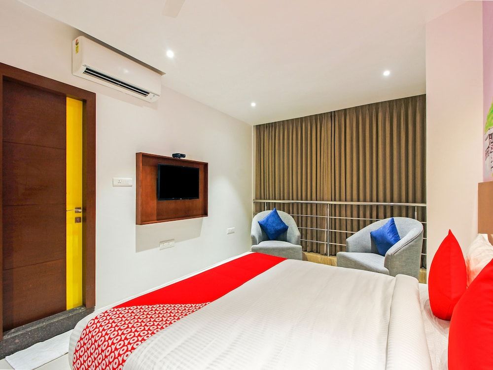 OYO 24583 Sesha Grand Standard Room 3