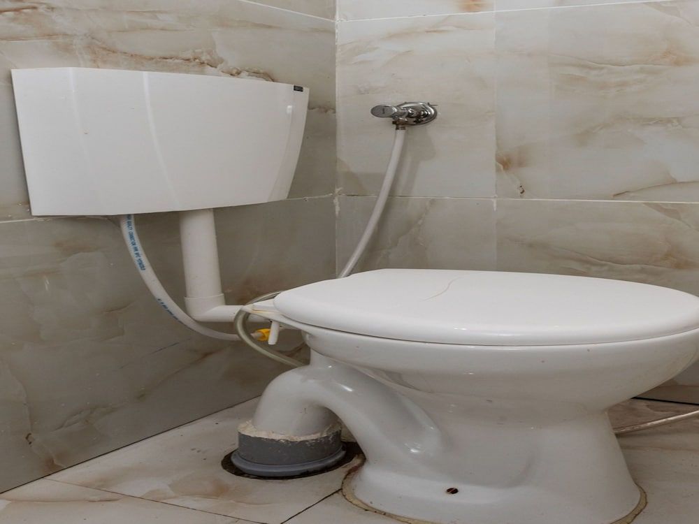 OYO 24583 Sesha Grand Standard Room 25