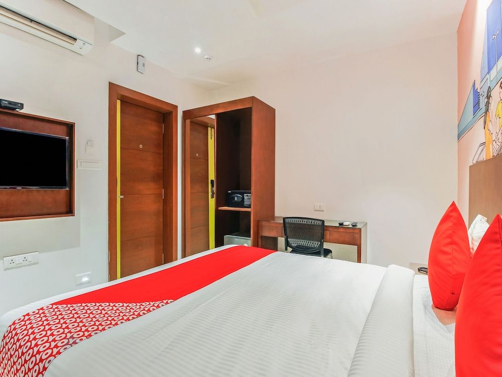 OYO 24583 Sesha Grand Standard Room 10
