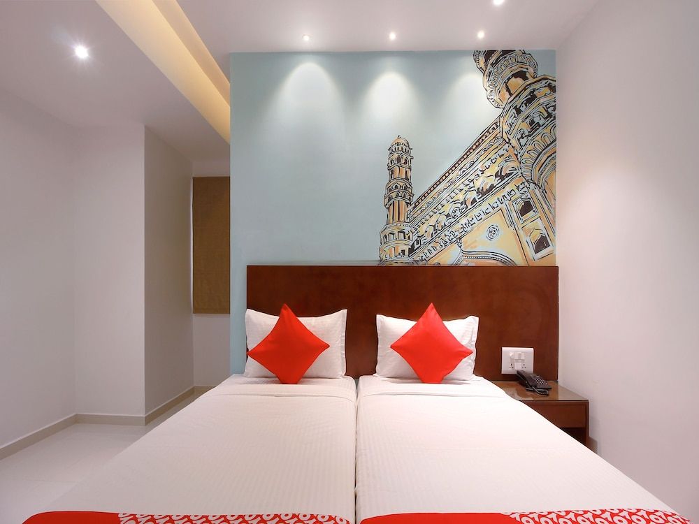 OYO 24583 Sesha Grand Standard Room 11