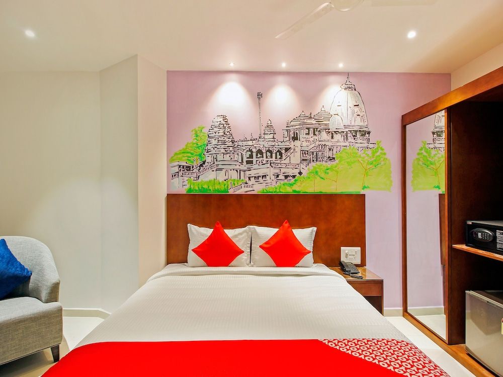 OYO 24583 Sesha Grand Standard Room 22