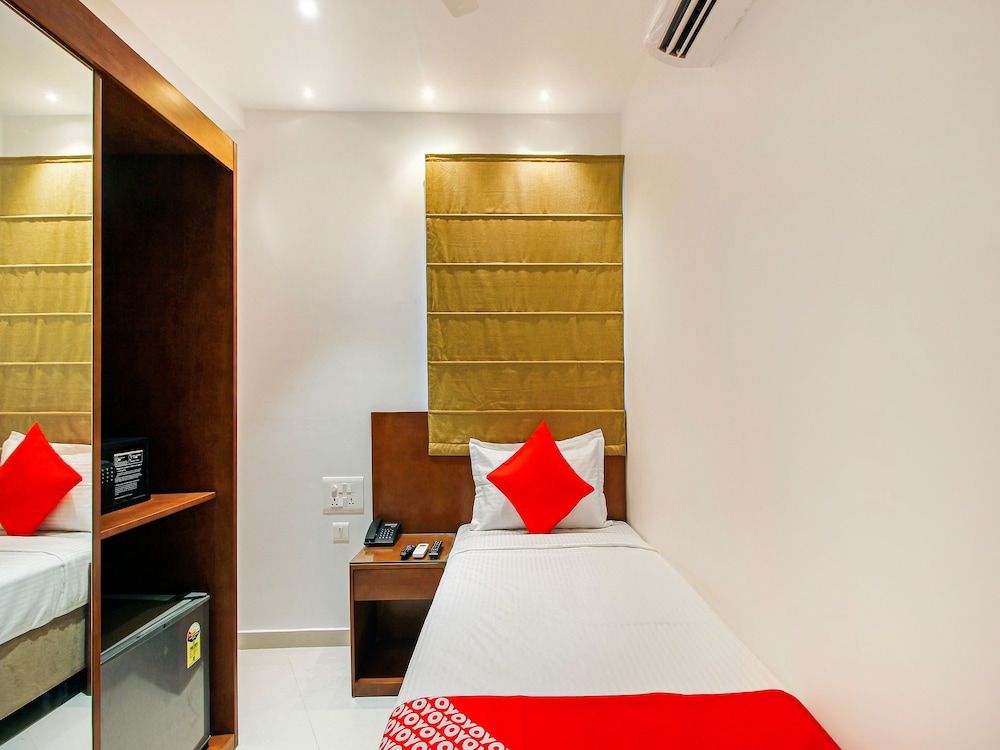 OYO 24583 Sesha Grand Standard Room 13