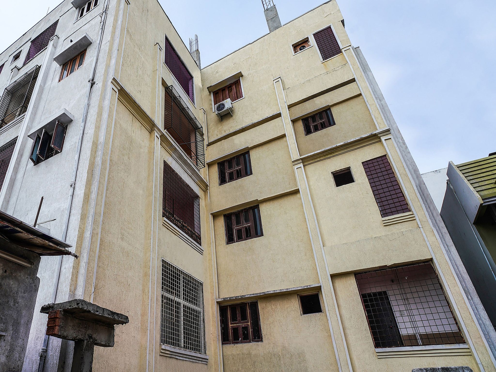 Hotel O Mint Leaves Near Alcazar Mall