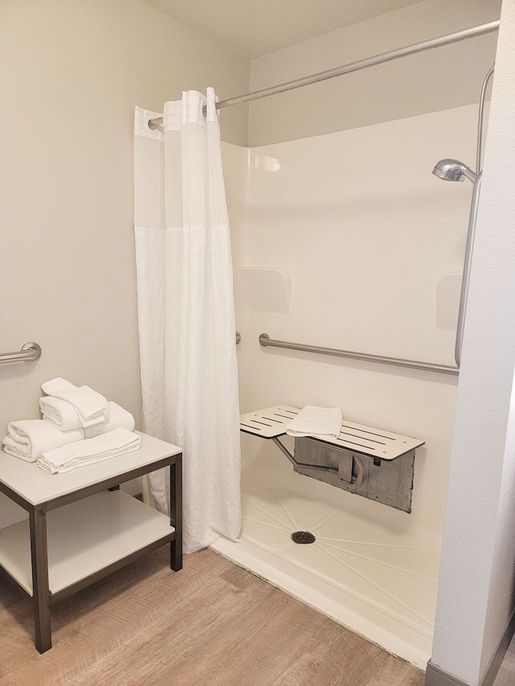 Suite, 2 Queen Beds, Accessible, Non Smoking (Roll in Shower)