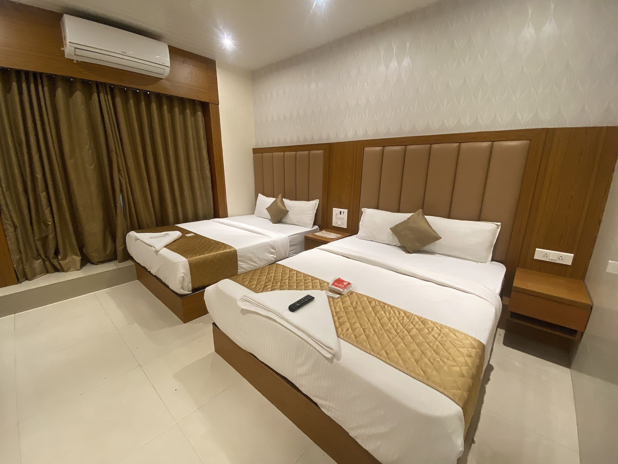 Deluxe Quadruple Room