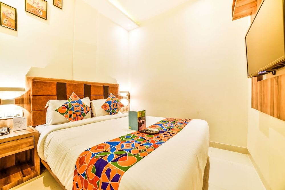 FabExpress Gateway Inn Deluxe Room, 1 Double Bed, Non Smoking 4