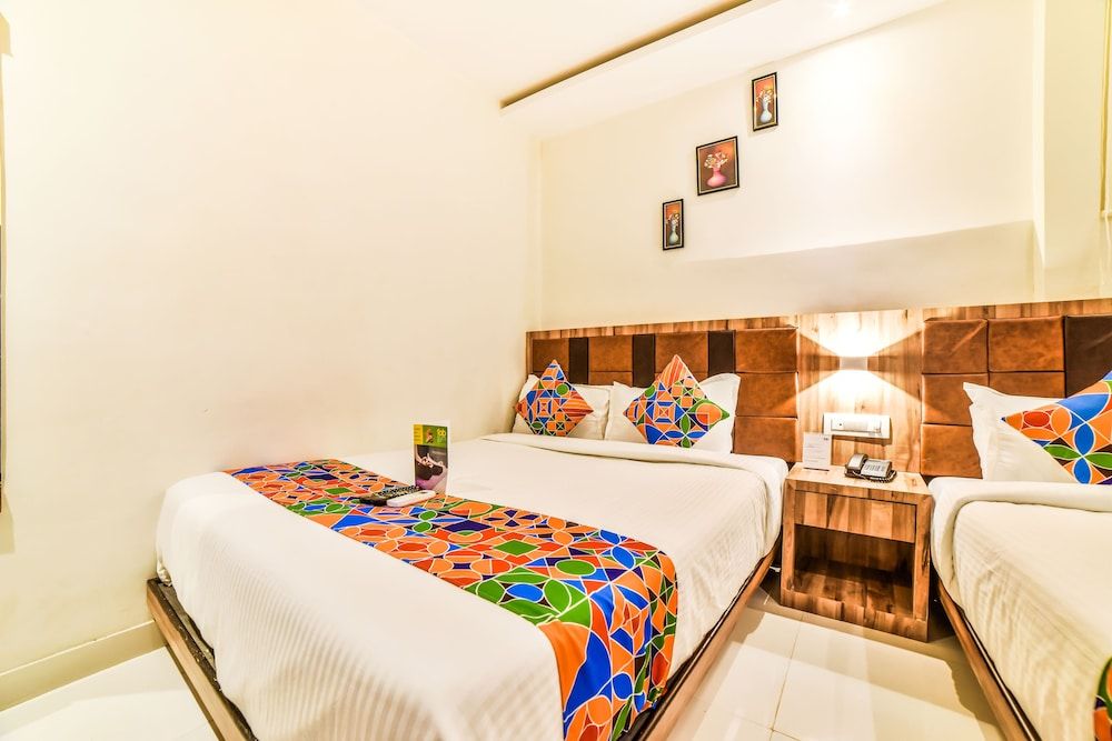 FabExpress Gateway Inn Family Room, 1 King Bed, Non Smoking 4