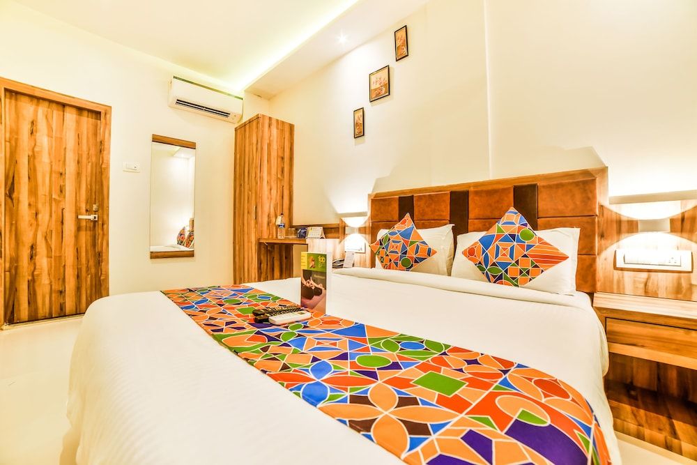 FabExpress Gateway Inn Deluxe Room, 1 Double Bed, Non Smoking 5