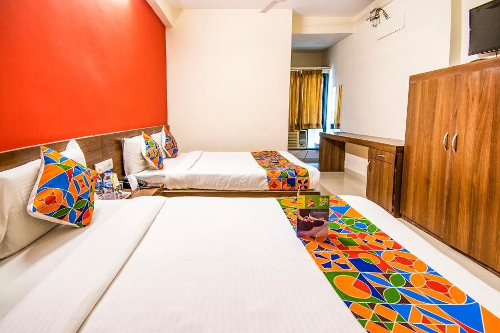 FabHotel Kumar Deluxe Room 2