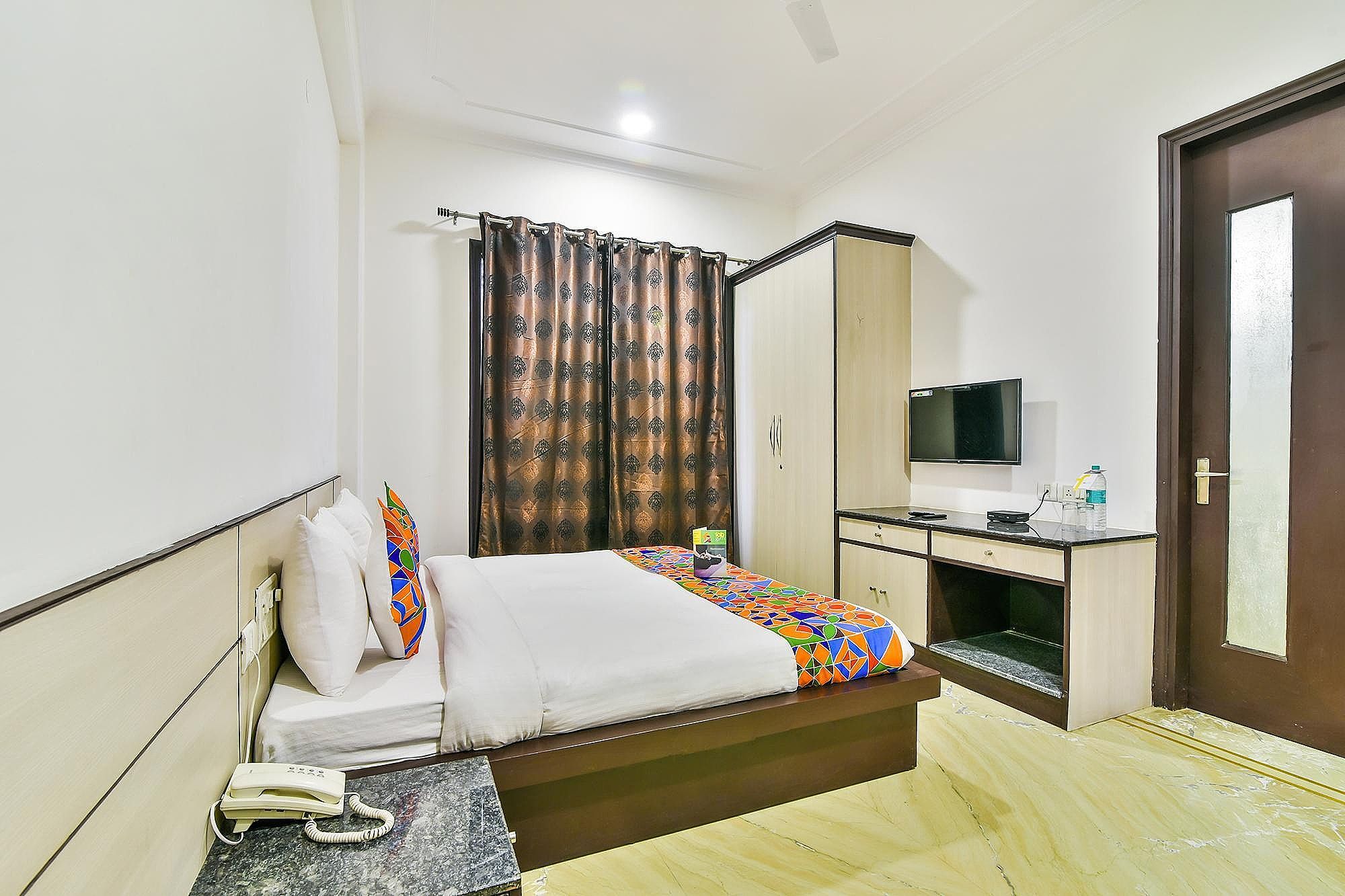 FabHotel Rallkmas Deluxe Double Room 6