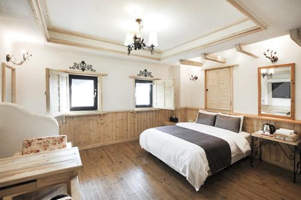 Incheon Airport Hotel Oceanside Deluxe Double Room 7