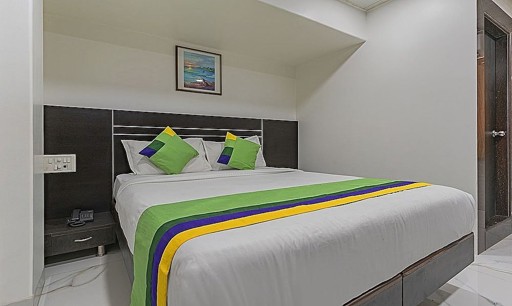 Treebo Atithi Inn Malad Standard Double Room 9