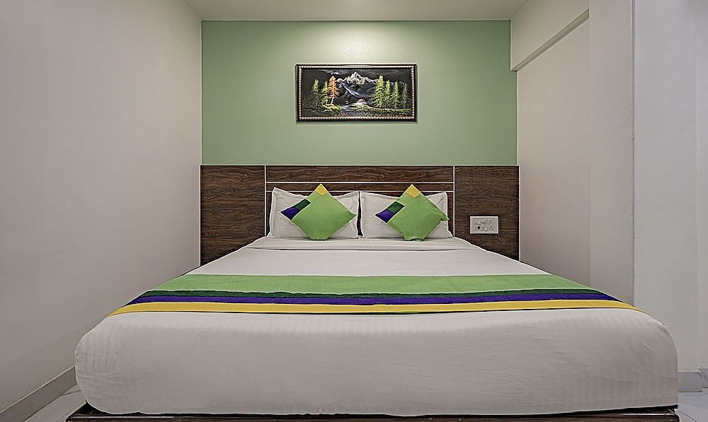 Treebo Atithi Inn Malad Standard Double Room 5