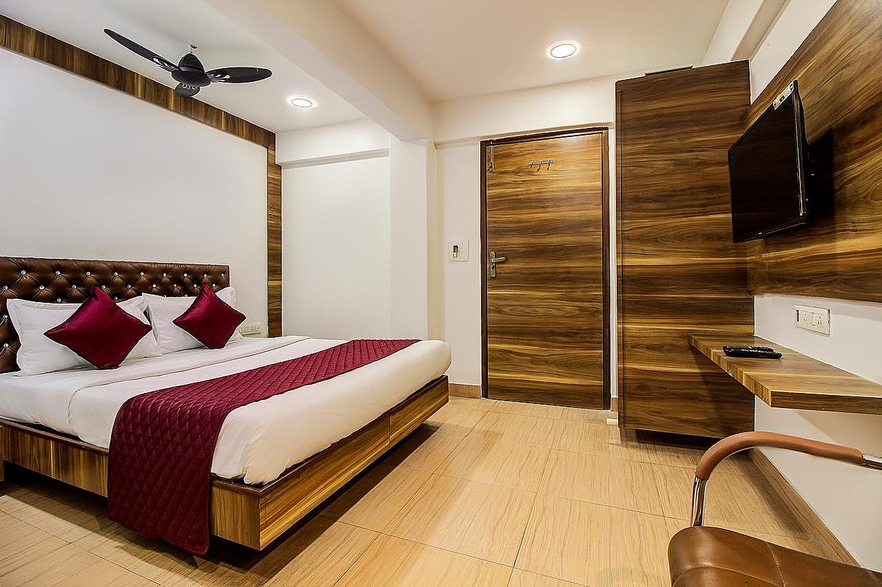 Treebo Atithi Inn Malad Standard Double Room 13