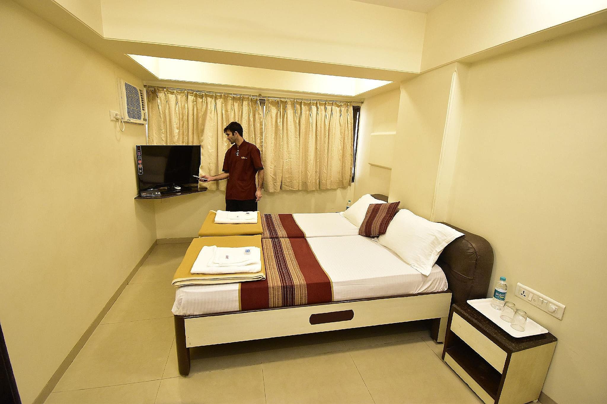 Hotel Kalpana Palace, Mumbai Standard Twin Bed Room 3