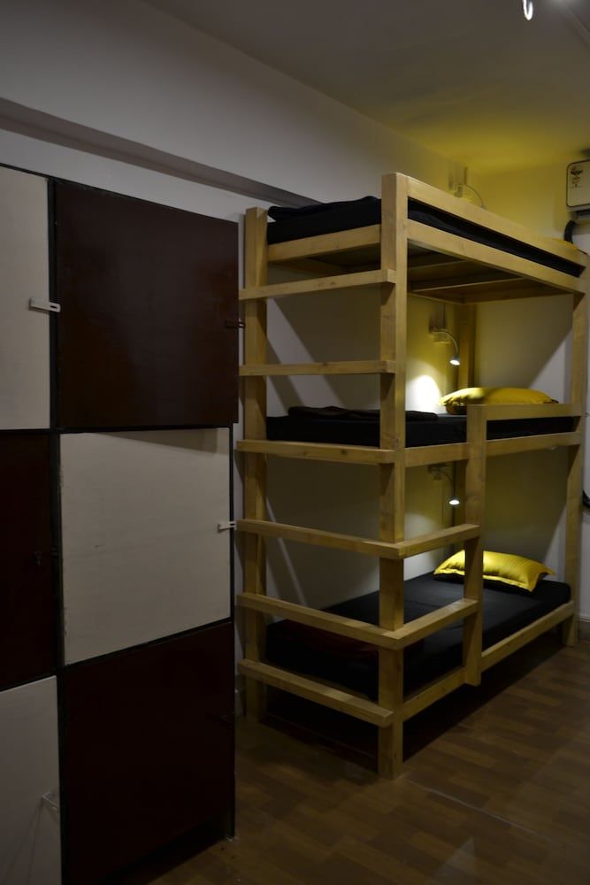 undefined Bombay Backpackers 4