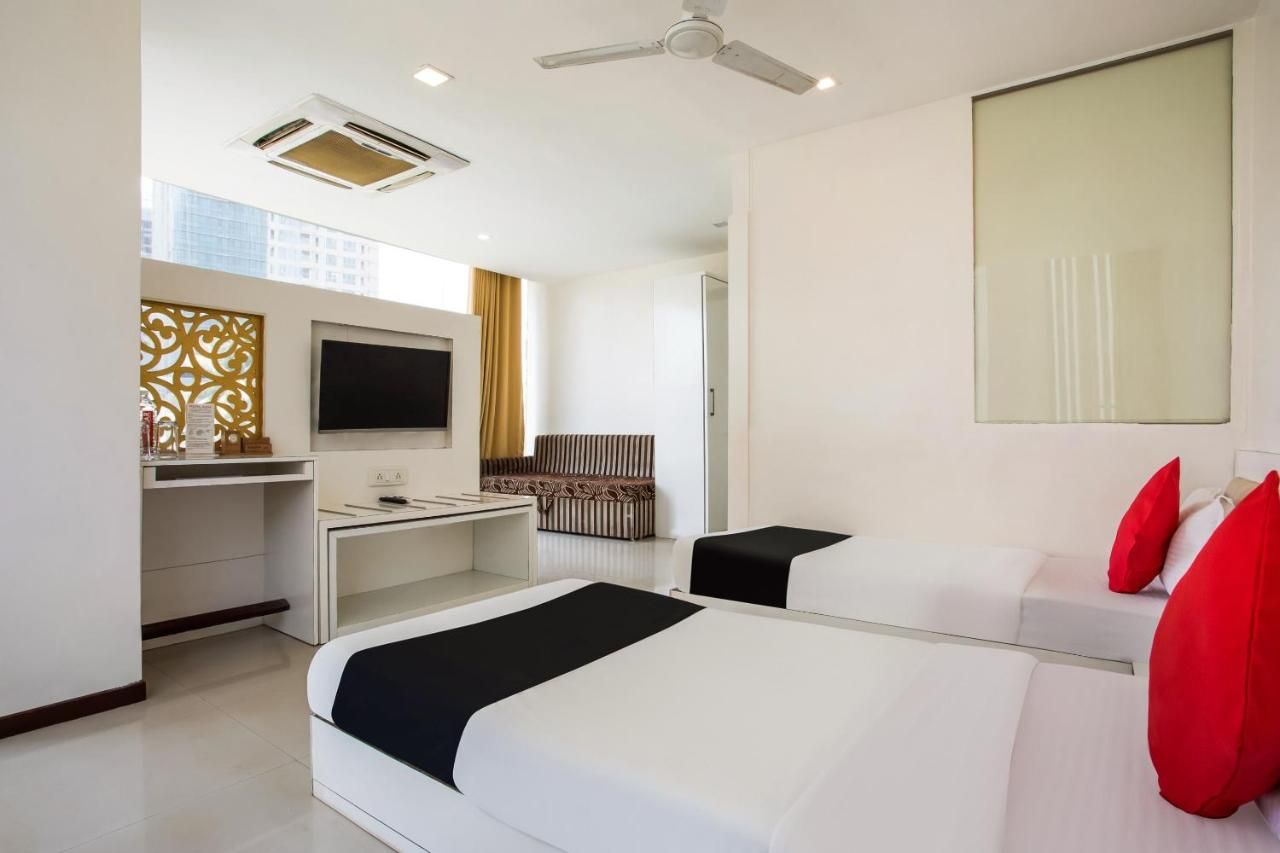 Capital O 35557 Hotel Aura