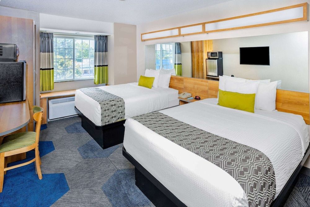 Room, 2 Queen Beds, Accessible, Non Smoking (Roll-In Shower)