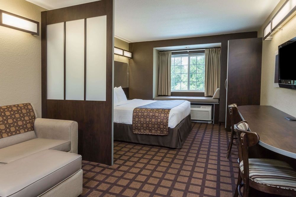 Studio Suite, 1 Queen Bed, Non Smoking