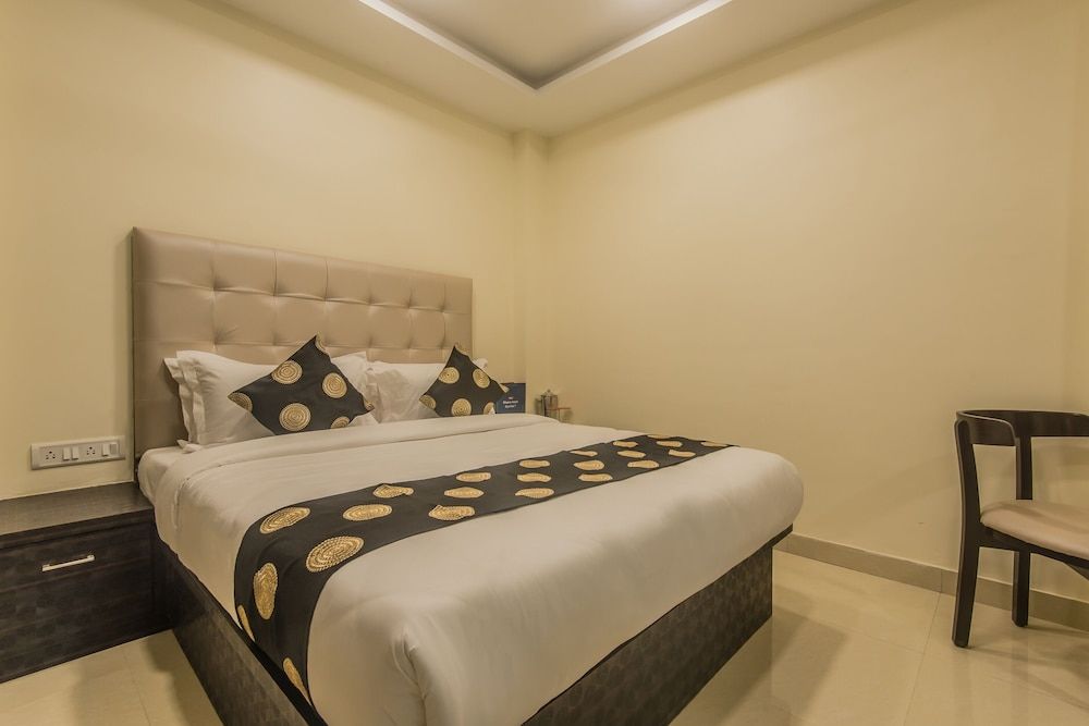 undefined Hotel O Palace Inn Near Don Bosco (Borivali) Metro Station 5