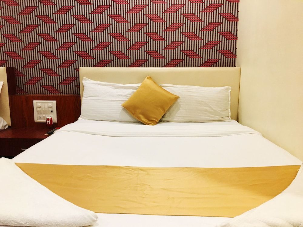 Hotel Safar Residency Deluxe Quadruple Room 4