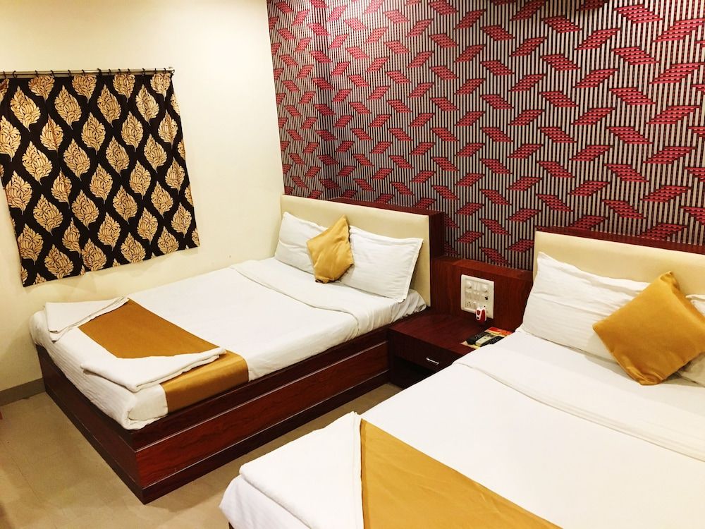 Hotel Safar Residency Deluxe Quadruple Room 5