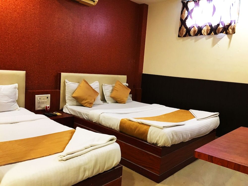 Hotel Safar Residency Deluxe Triple Room 2