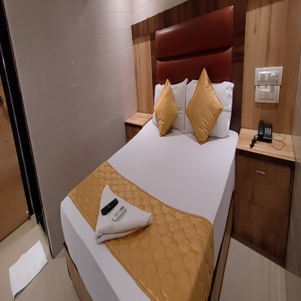 Hotel Sai Suites- Near Dadar Railway Station