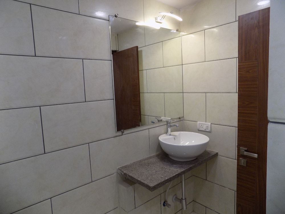 Mint Magna Suites Executive Twin Room, 2 Twin Beds, Non Smoking, City View 13