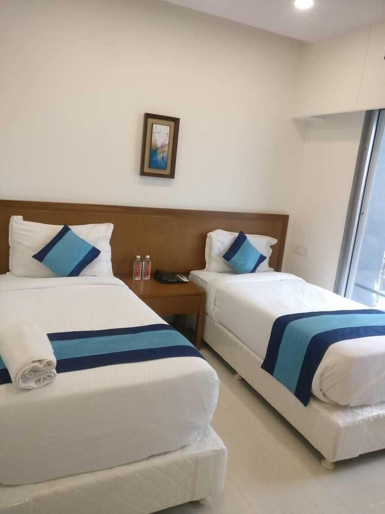 Mint Magna Suites Executive Twin Room, 2 Twin Beds, Non Smoking, City View 10