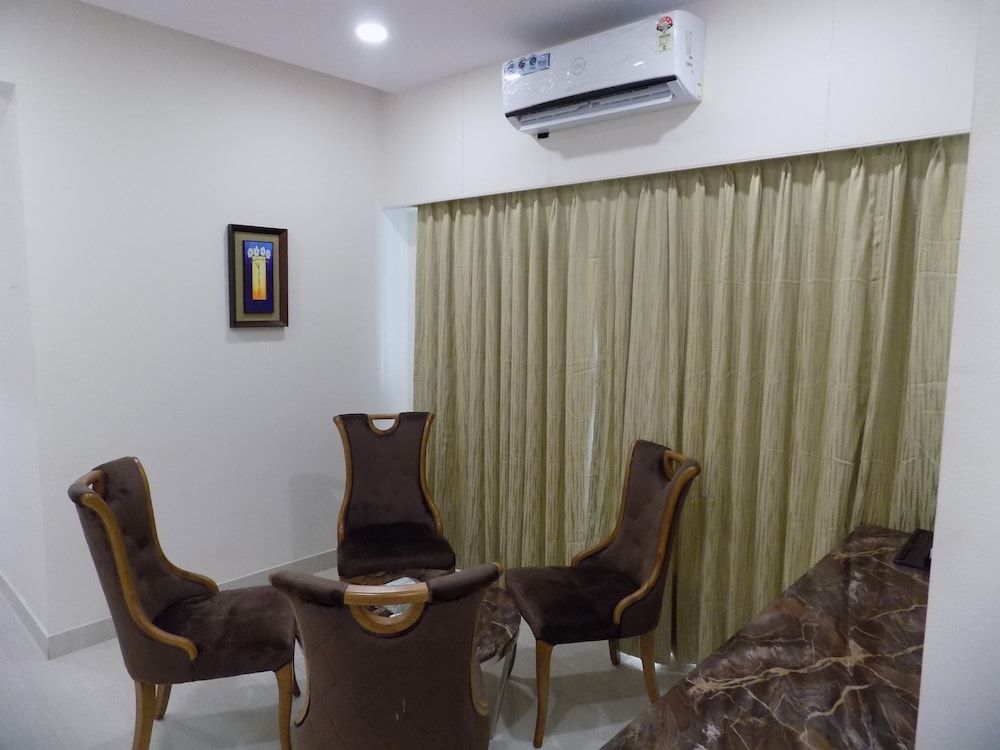 Mint Magna Suites Executive Twin Room, 2 Twin Beds, Non Smoking, City View 8