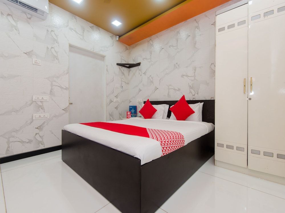 OYO 13601 Madam Re Hospitality Bhandup Double or Twin Room 13